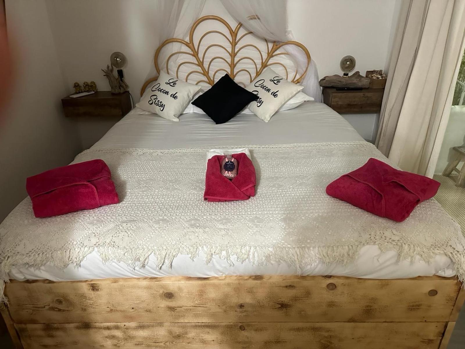 Le Cocon De Sissy Hotel Сен Мари де ла Мер Екстериор снимка